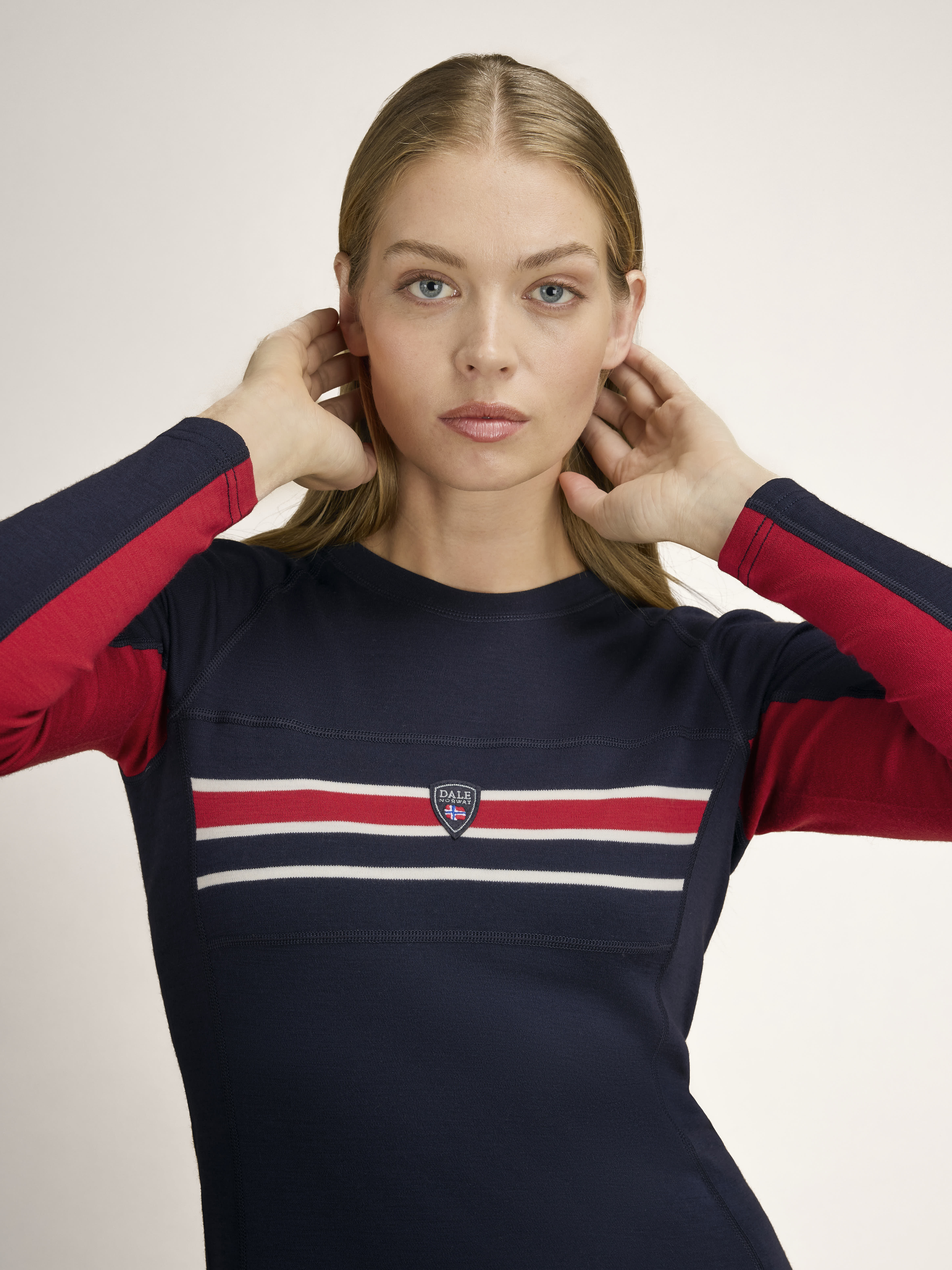 Aksla Women's Crew neck Baselayer Navy Red OffWhite